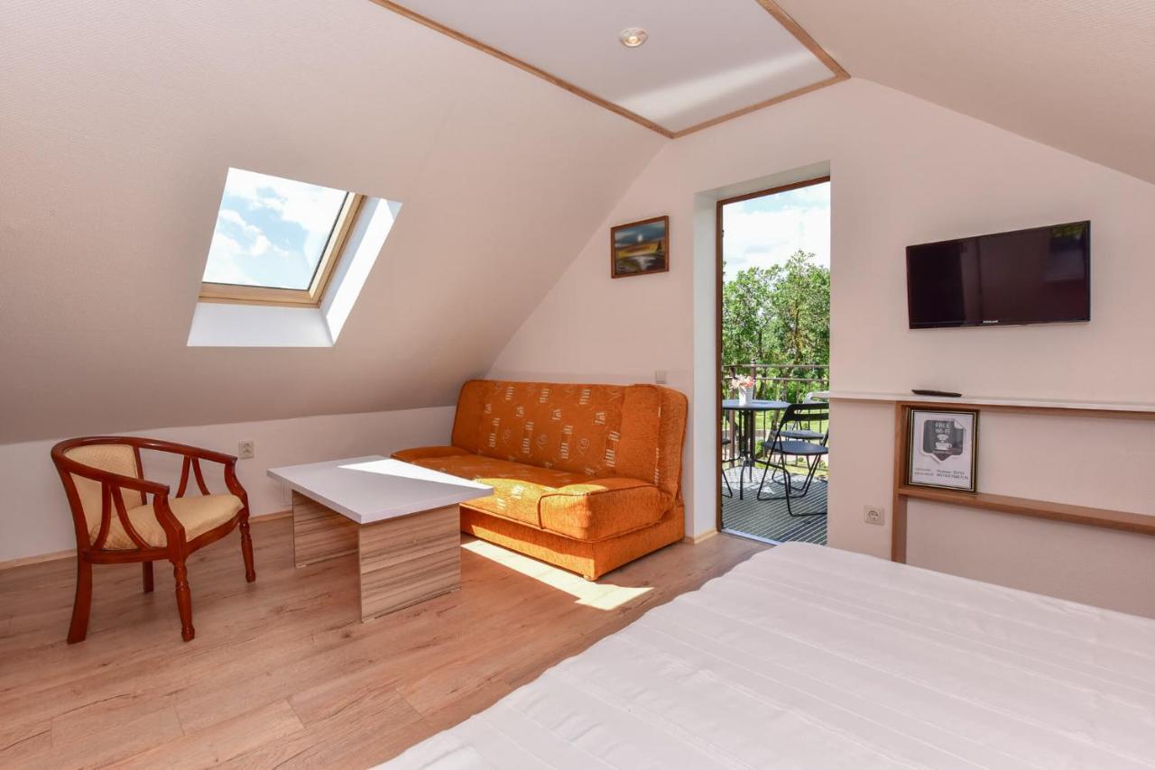 Hotel "Trakaitis" Nameliai Extérieur photo